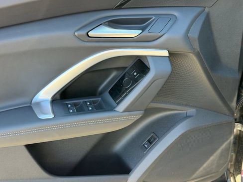 Used 2025 Audi Q5 Premium w/ Convenience Package AWD/4WD image 11