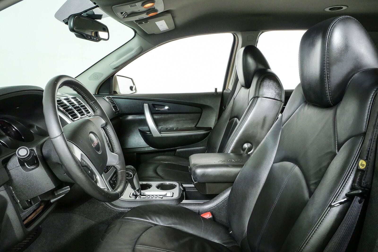 Used 2008 GMC Acadia SLT w/ Convenience Package FWD image 5