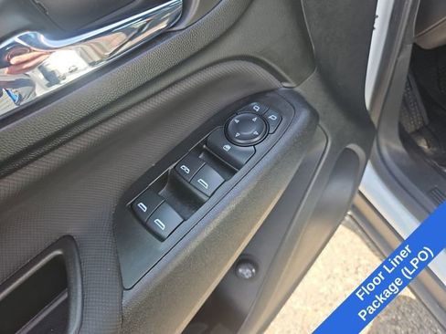 Used 2022 Chevrolet Equinox RS w/ LPO, Floor Liner Package image 11