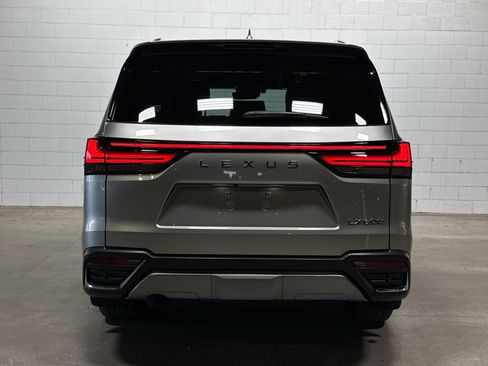 Used 2022 Lexus LX 600 4WD w/ Accessory Package (Z1) image 8