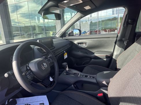 Certified 2025 Honda HR-V Sport image 14
