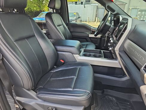 Used 2022 Ford F250 Lariat w/ Tremor Off-Road Package image 9