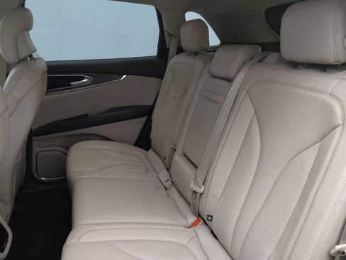 Used 2016 Lincoln MKX Reserve w/ Climate Package AWD/4WD image 18