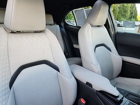 Certified 2020 Lexus UX 200 w/ Premium Package FWD image 22