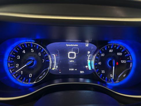 Used 2024 Chrysler Pacifica Touring-L FWD image 17