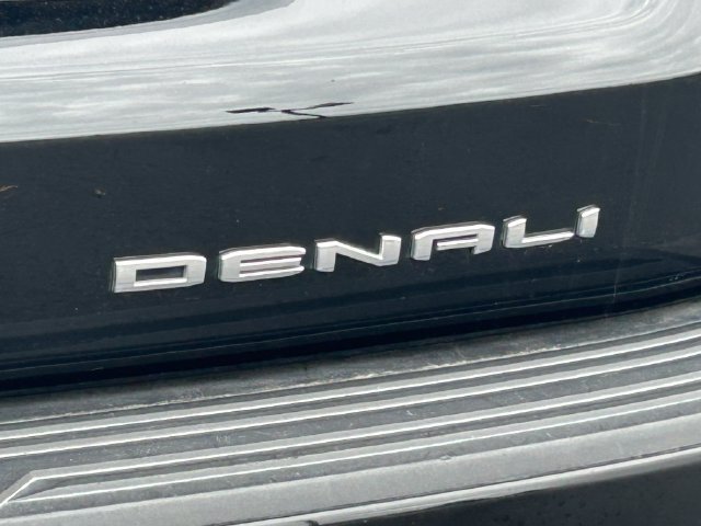 Used 2024 GMC Yukon Denali w/ Denali Reserve Package AWD/4WD image 5