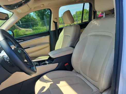Used 2022 Jeep Grand Cherokee Limited AWD/4WD image 5
