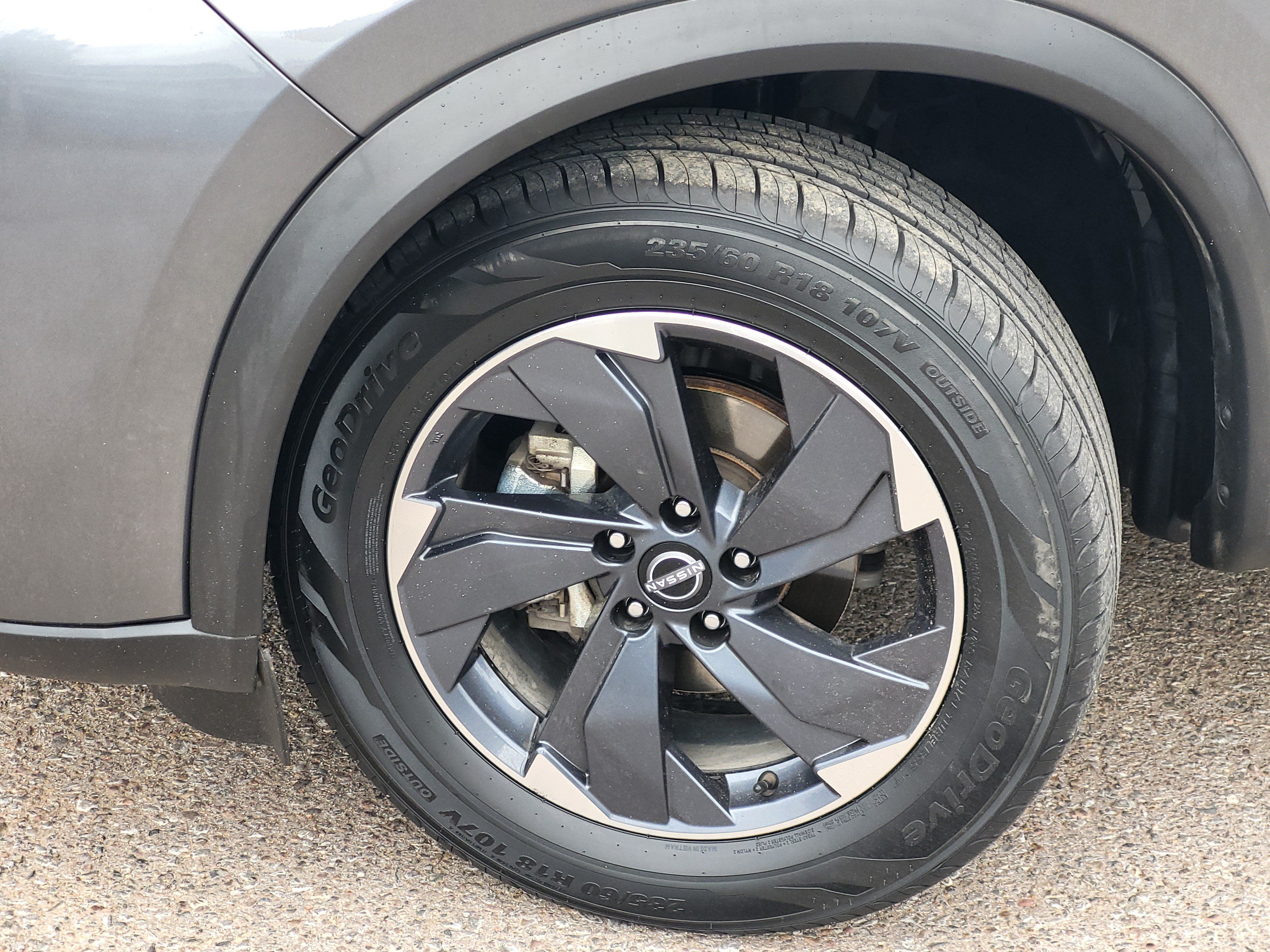 Certified 2024 Nissan Rogue SV FWD image 9