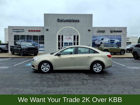 Used 2012 Chevrolet Cruze LS FWD image 1