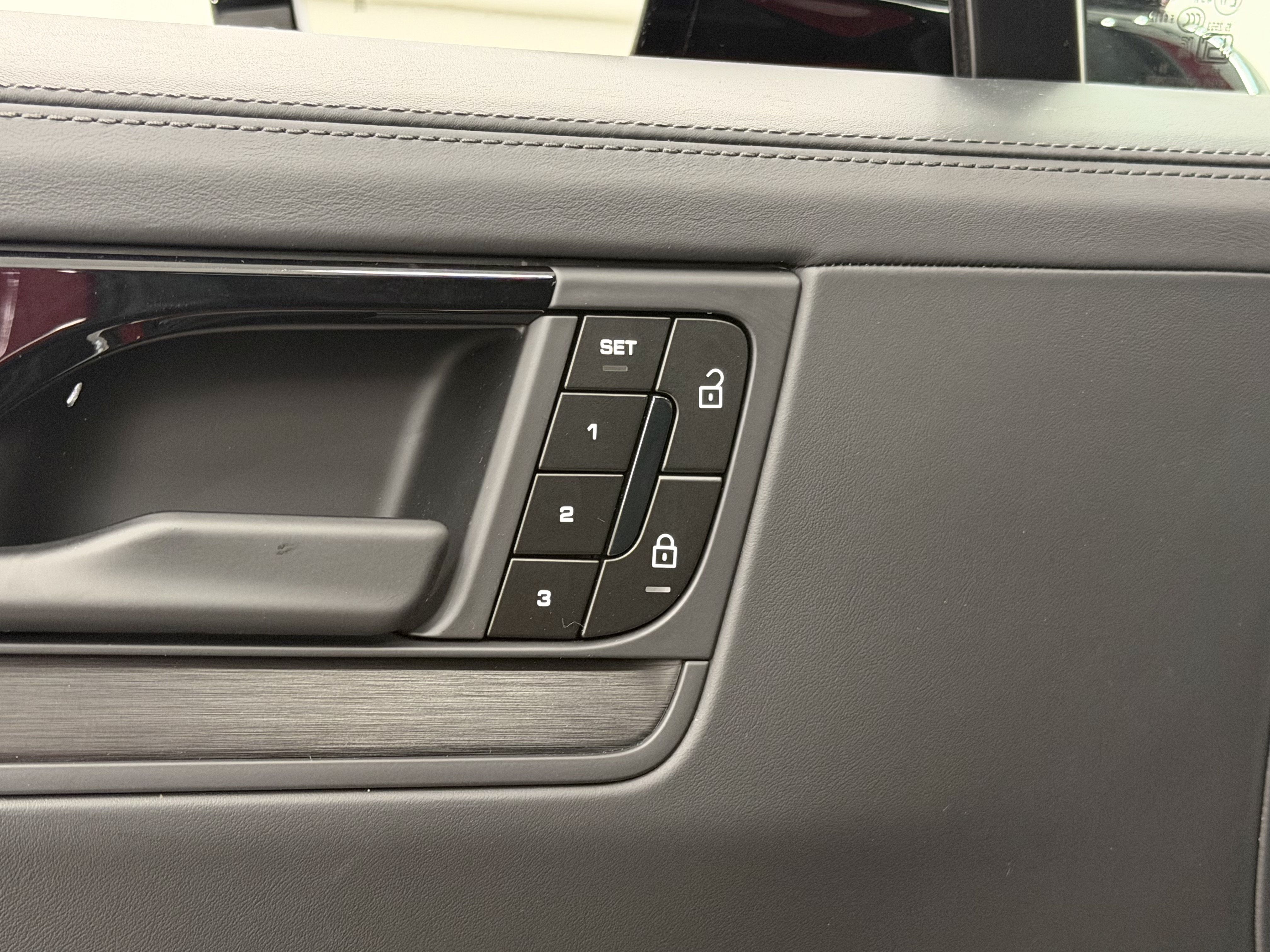 New 2026 Porsche Cayenne GTS AWD/4WD image 32