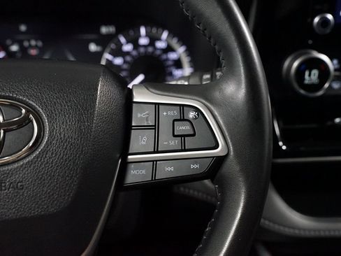 Certified 2024 Toyota Highlander LE FWD image 13