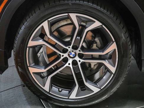 Used 2022 BMW X6 xDrive40i w/ Executive Package AWD/4WD image 10