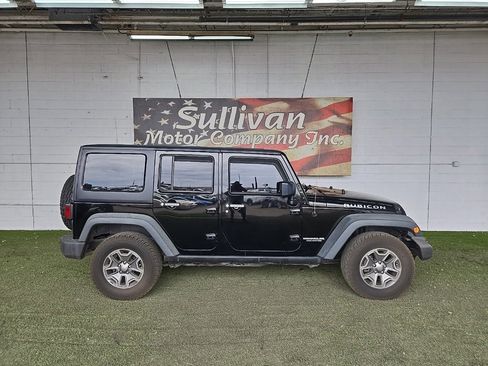 Used 2015 Jeep Wrangler Unlimited Rubicon w/ Max Tow Package image 6