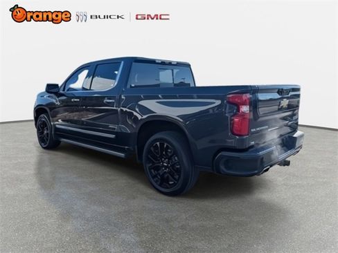 Used 2023 Chevrolet Silverado 1500 High Country w/ Technology Package image 6