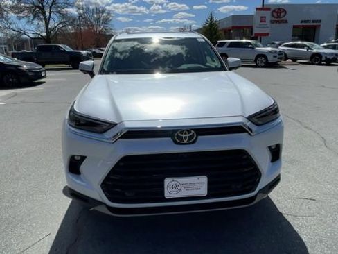 New 2026 Toyota Grand Highlander AWD image 3