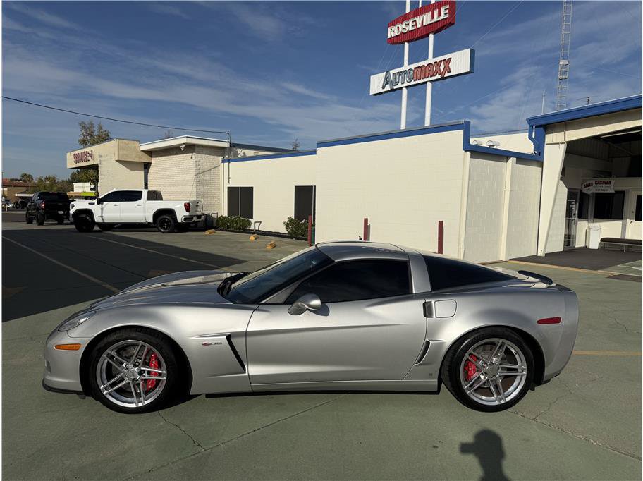 Used 2006 Chevrolet Corvette Z06 w/ Preferred Equipment Group RWD image 11