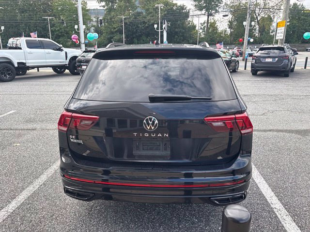 Used 2023 Volkswagen Tiguan SE R-Line FWD image 18