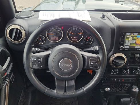 Used 2016 Jeep Wrangler Unlimited Sahara AWD/4WD image 19
