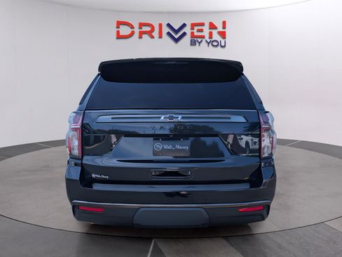 Used 2022 Chevrolet Tahoe Z71 w/ Luxury Package AWD/4WD image 4