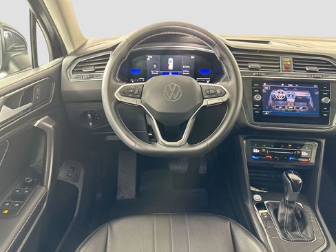 Certified 2022 Volkswagen Tiguan SE w/ Panoramic Sunroof Package image 21