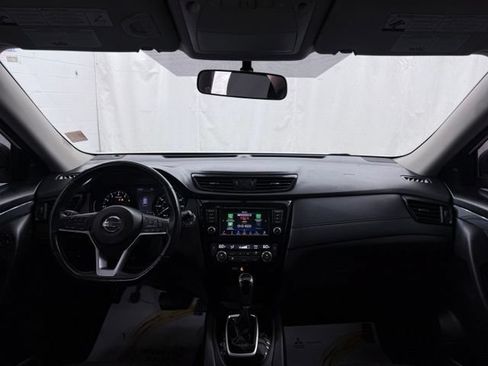 Used 2018 Nissan Rogue SV w/ Premium Package FWD image 30