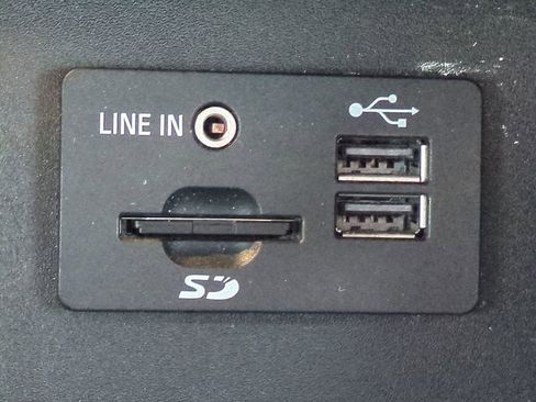 Used 2015 Ford F150 Lariat image 23