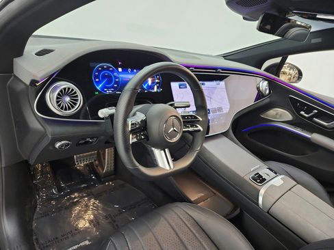 Certified 2022 Mercedes-Benz EQS 580 4MATIC Sedan image 9
