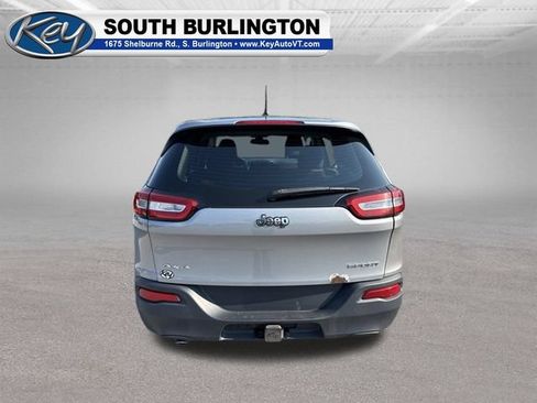 Used 2015 Jeep Cherokee Sport w/ Cold Weather Group AWD/4WD image 6