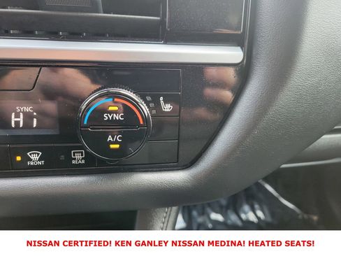 Certified 2025 Nissan Pathfinder SV image 29