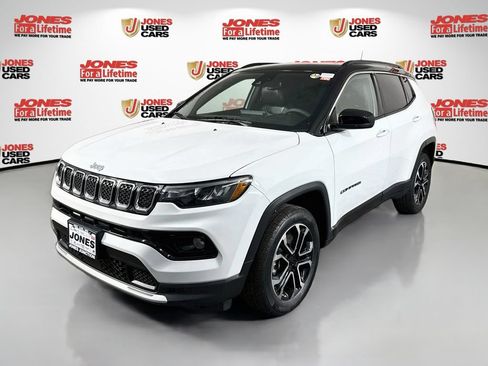 Used 2023 Jeep Compass Limited w/ Sun and Sound Group AWD/4WD image 13