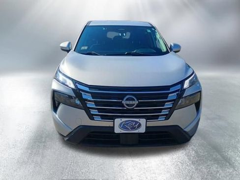 Used 2024 Nissan Rogue SV AWD/4WD image 9