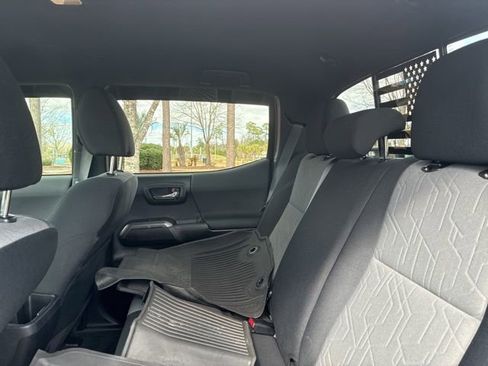 Used 2021 Toyota Tacoma TRD Sport w/ Technology Package image 25