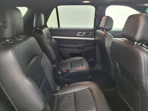 Used 2016 Ford Explorer XLT w/ Equipment Group 202A AWD/4WD image 19