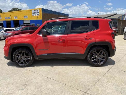 Used 2021 Jeep Renegade Latitude FWD image 9