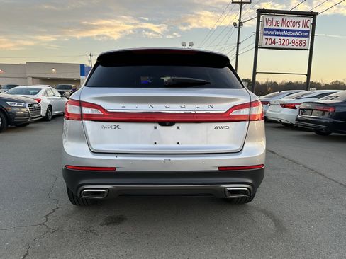 Used 2017 Lincoln MKX Reserve w/ Lincoln MKX Climate Package image 5