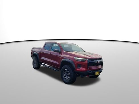 Used 2025 Chevrolet Colorado ZR2 image 8