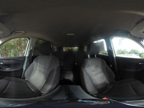Used 2025 Nissan Rogue SV FWD image 44