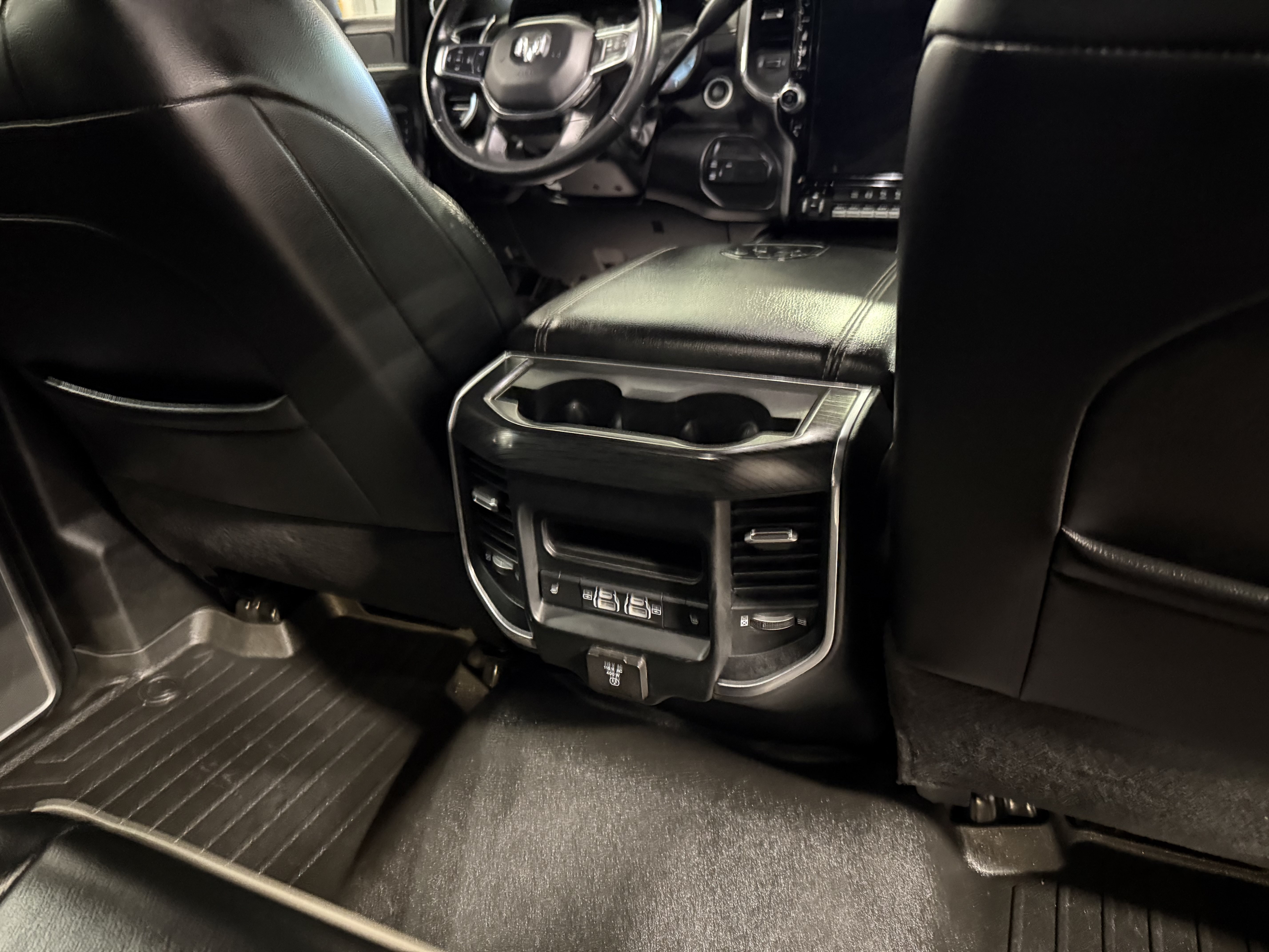 Used 2023 RAM 3500 Laramie AWD/4WD image 20