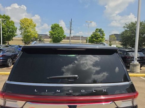 Used 2024 Lincoln Navigator Reserve AWD/4WD image 35