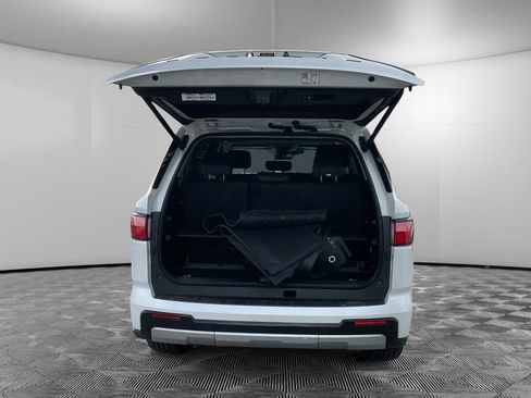 Used 2023 Toyota Sequoia Limited image 9