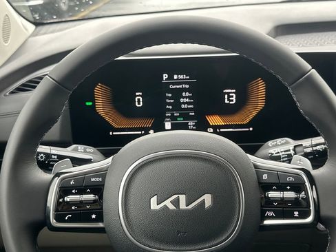 New 2026 Kia Carnival EX image 21