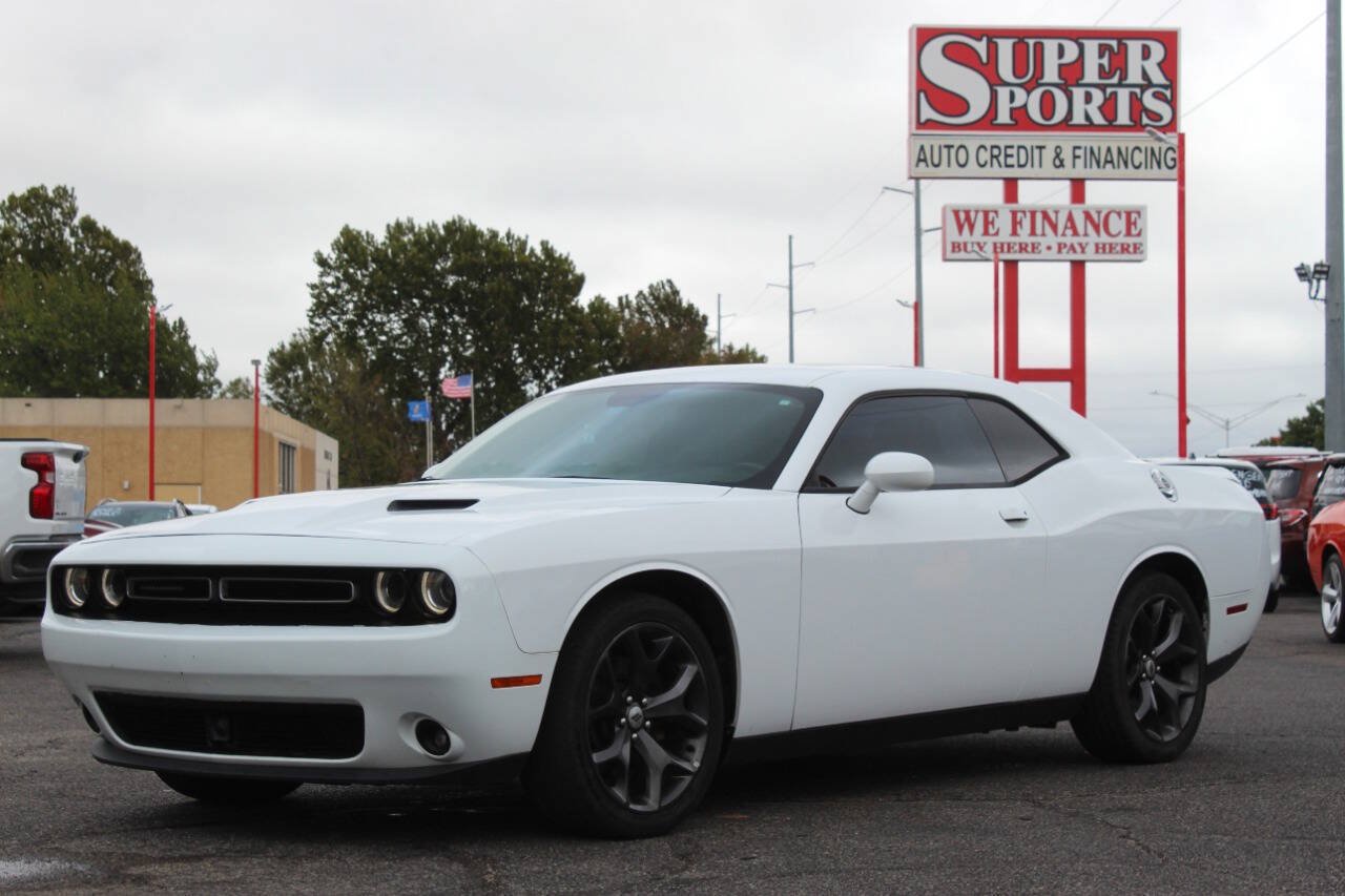 Used 2018 Dodge Challenger SXT Plus RWD image 7