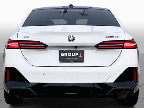 Used 2024 BMW i5 eDrive40i w/ M Sport Package image 4