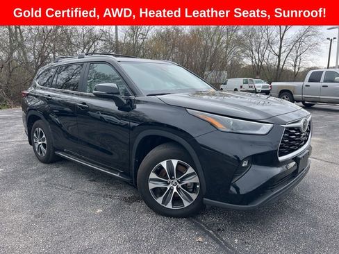 Used 2024 Toyota Highlander XLE AWD/4WD image 1