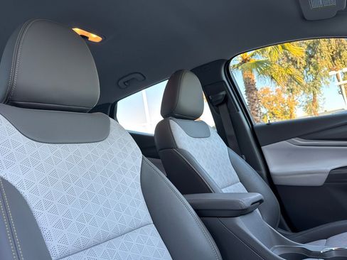 Used 2023 Chevrolet Bolt EUV Premier image 20