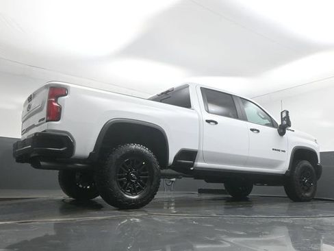 New 2026 Chevrolet Silverado 2500 ZR2 w/ LPO, Dark Essentials Package image 11
