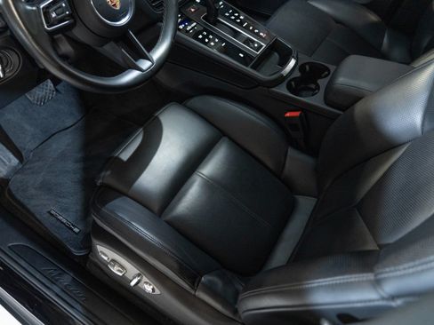 Certified 2024 Porsche Macan AWD/4WD image 14