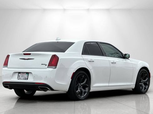 Used 2023 Chrysler 300 S w/ Comfort Group RWD image 3