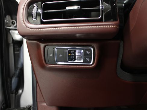 Used 2021 Lincoln Aviator Black Label w/ Class IV Trailer Tow Package image 9