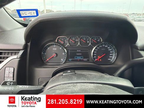 Used 2018 Chevrolet Suburban LT RWD image 13